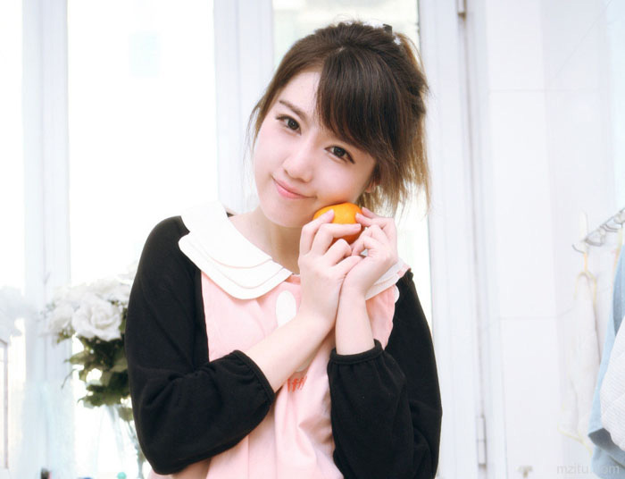 可爱美女插画师cindy蕓寧生活照