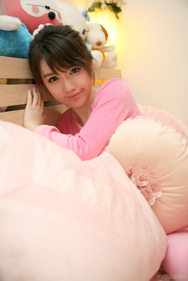 可爱美女插画师cindy蕓寧生活照