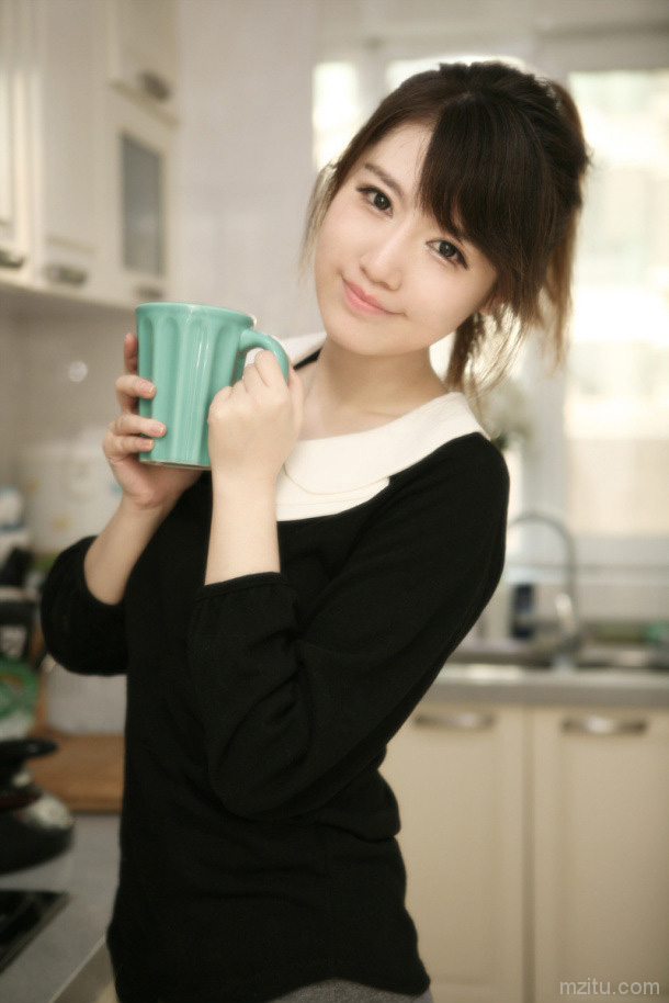 可爱美女插画师cindy蕓寧生活照