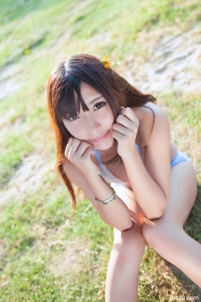 乳此大胸比基尼罩不住,爱蜜社美女晓茜sunny沙滩美图