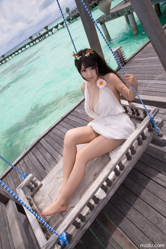 简直波涛汹涌! 绝美巨乳美女Barbie可儿海边写真