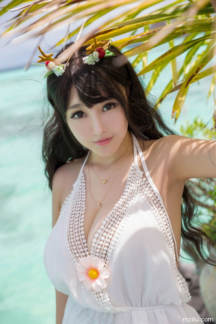 简直波涛汹涌! 绝美巨乳美女Barbie可儿海边写真