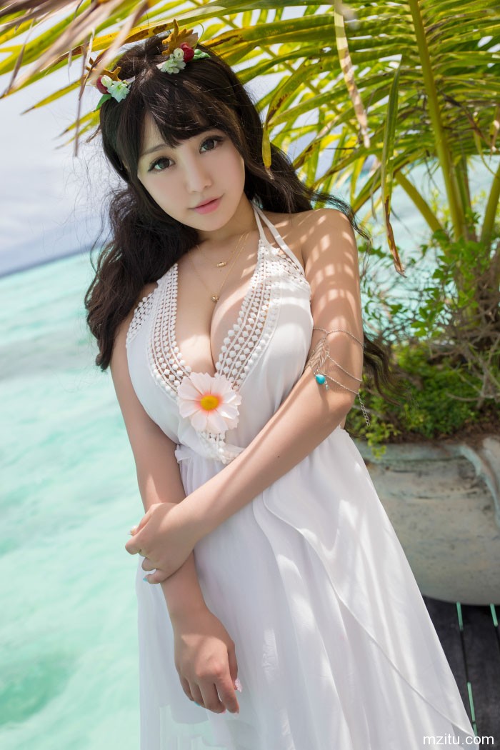 简直波涛汹涌! 绝美巨乳美女Barbie可儿海边写真