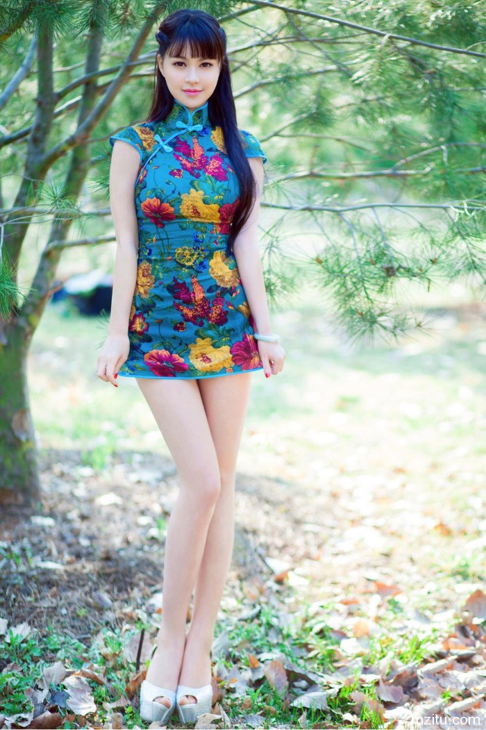 推女郎新妹子胡允儿翘臀豪乳可爱又诱人