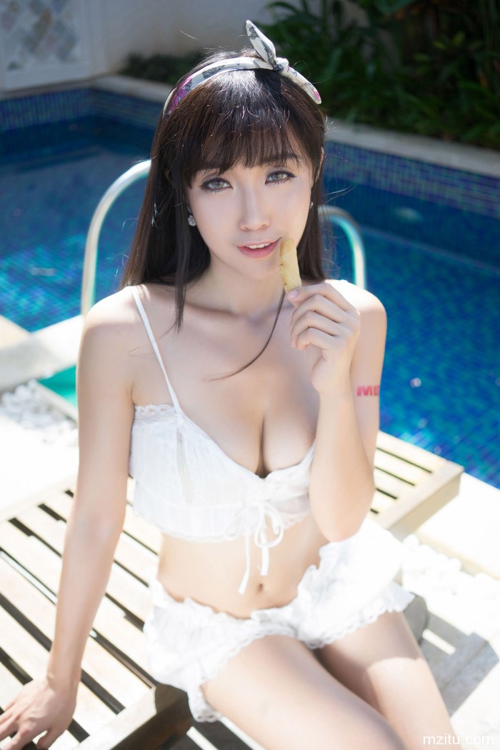 性感小美女Ashely丽丽女仆变贵妇