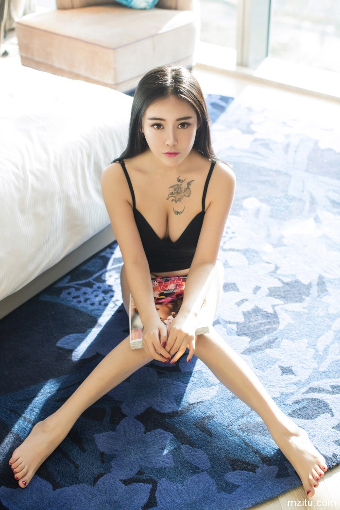 性感美女梦瑶火辣性感内衣翘臀写真