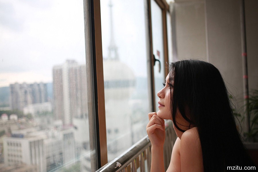 爆乳美女李七喜性感私房挑逗宅男