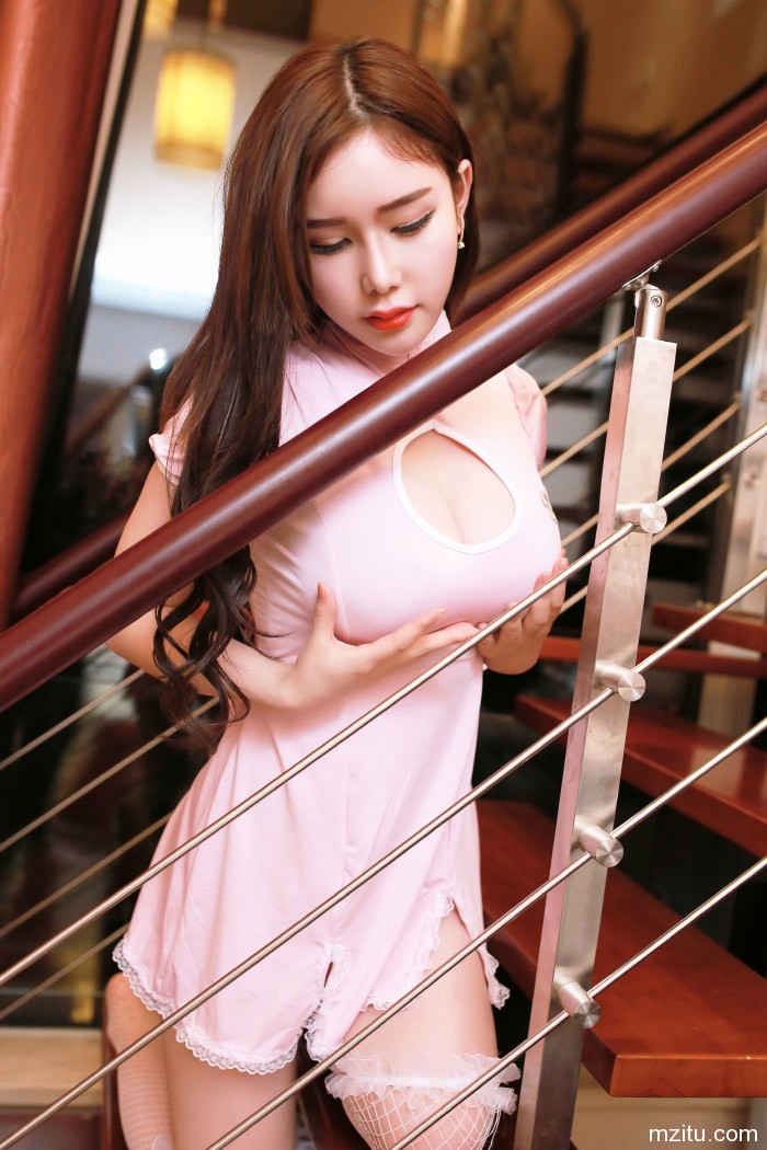 推女神性感美女于姬Una性感睡衣私房诱惑