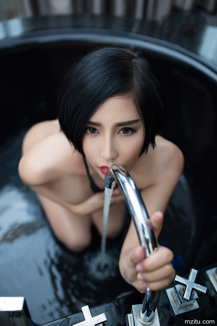 性感美女娜依灵儿美腿胸器各种诱惑