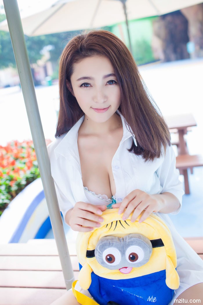 气质爆表豪乳爆扣,清纯美女夏茉好俊俏