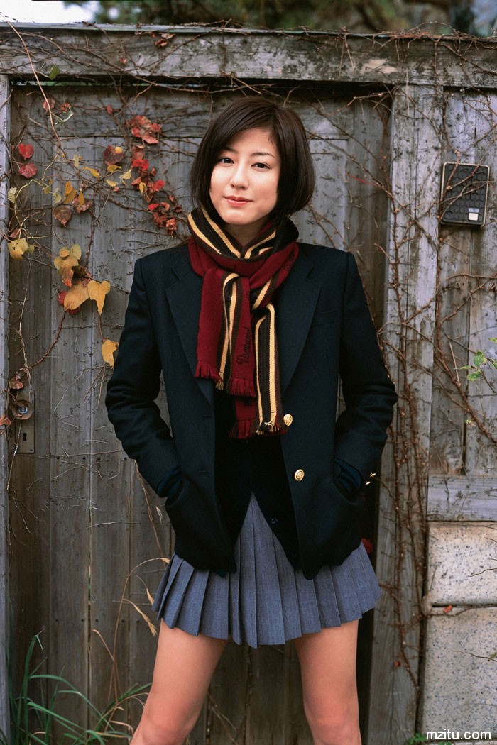 日本校花美女杉本有美制服写真美丽冻人