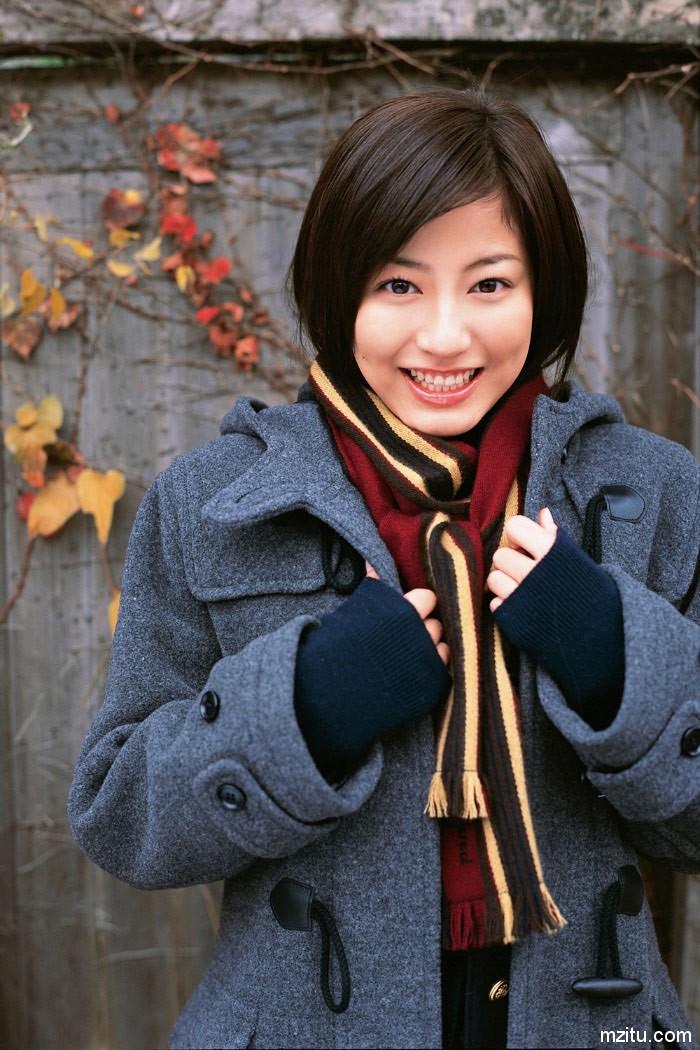 日本校花美女杉本有美制服写真美丽冻人