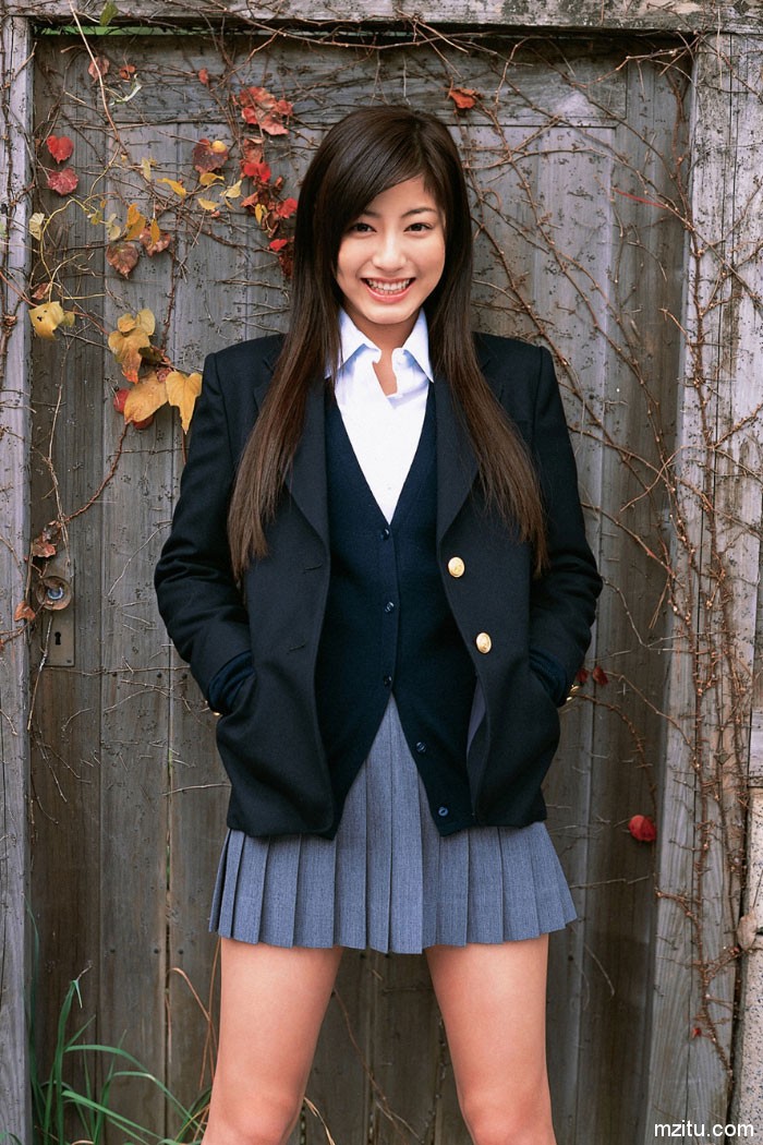 日本校花美女杉本有美制服写真美丽冻人