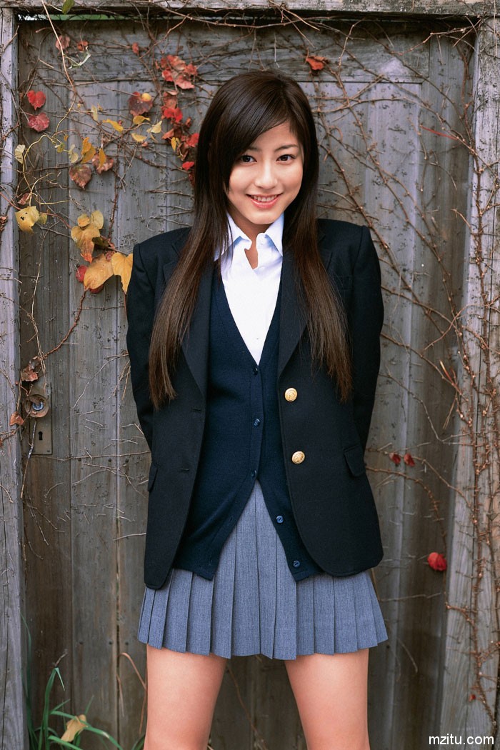 日本校花美女杉本有美制服写真美丽冻人