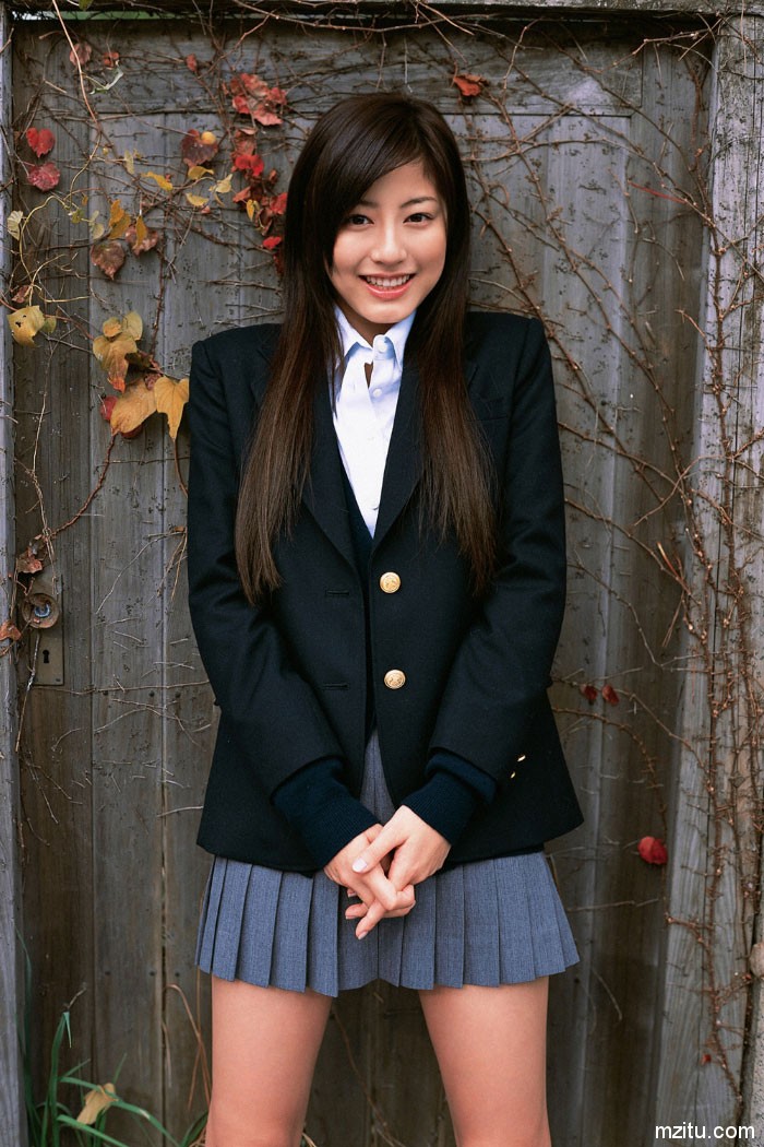 日本校花美女杉本有美制服写真美丽冻人