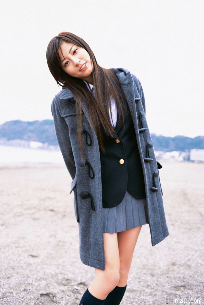 日本校花美女杉本有美制服写真美丽冻人