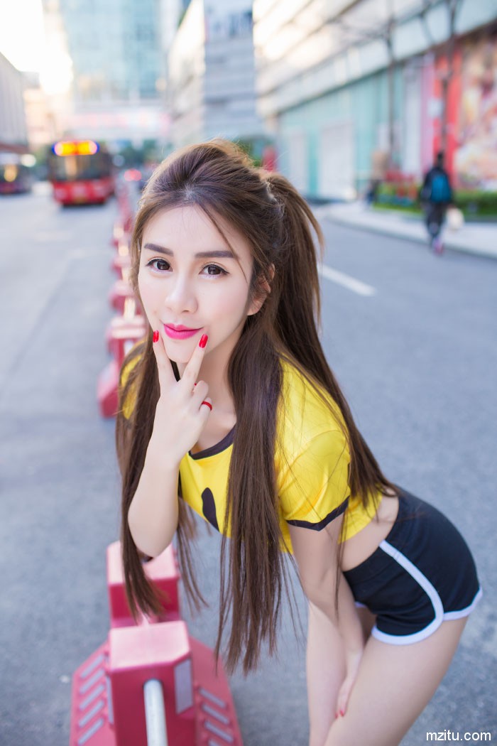 甜美而性感!清纯网红李七喜内衣私房翘臀挑逗宅男