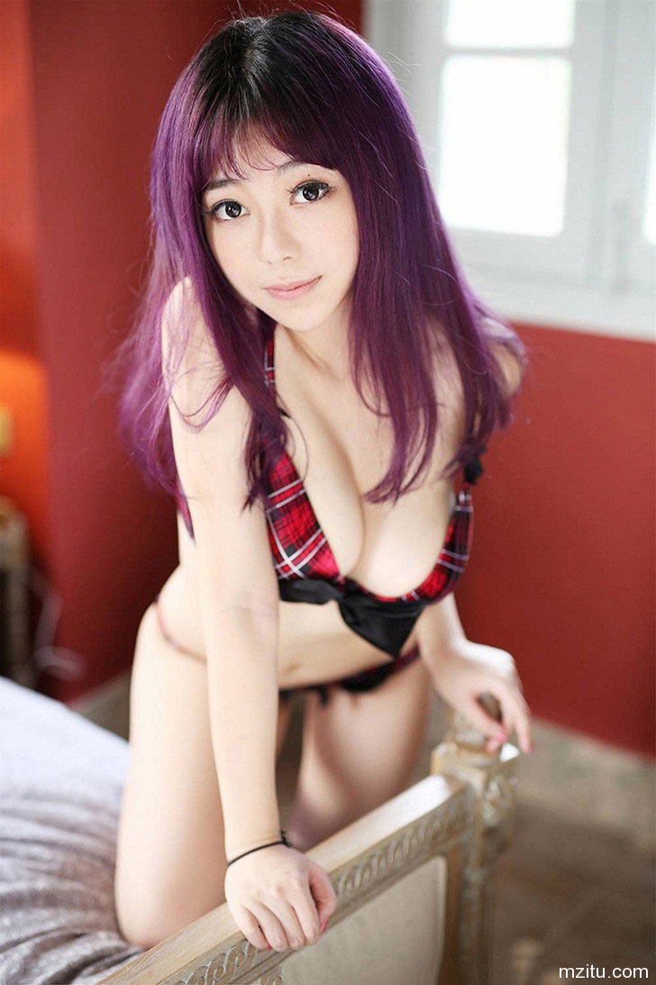 秀人性感妹子刘飞儿巨乳翘臀诱惑