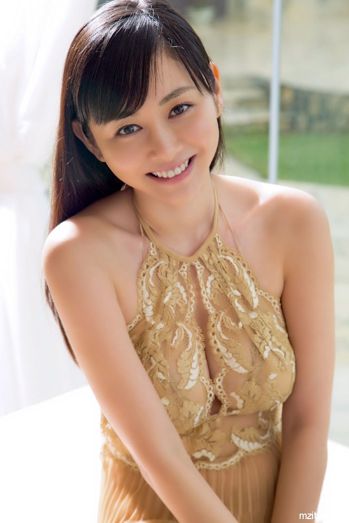 宅男女神杉原杏璃比基尼秀浑圆美乳