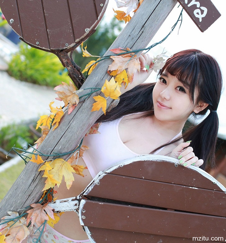 胸器美女刘飞儿公园写真无限诱惑