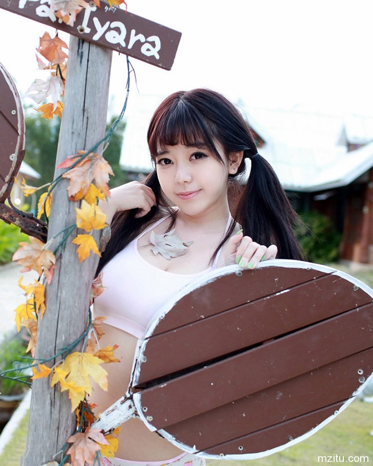 胸器美女刘飞儿公园写真无限诱惑