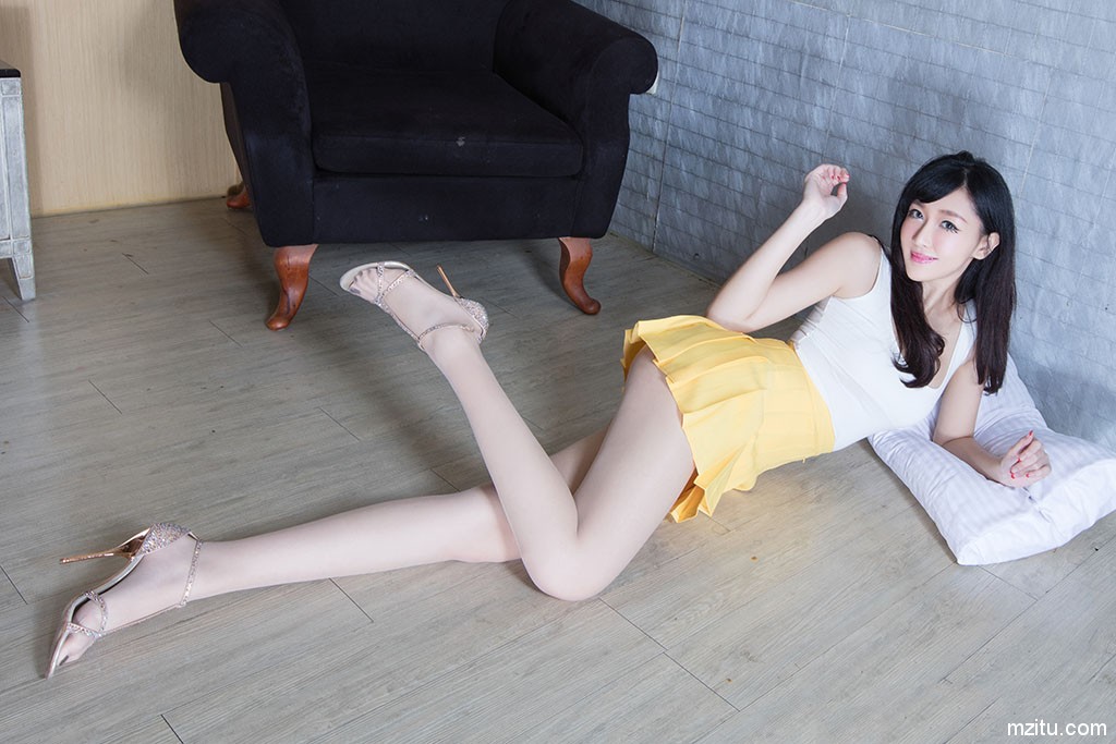 温文尔雅端庄大方 Beautyleg 美腿写真 No.2018 Vanessa