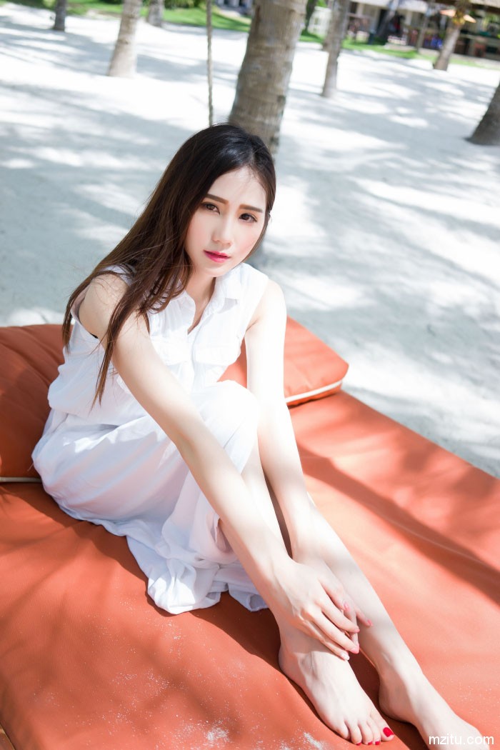 清新妹子SISY思内衣写真 深沟长腿美如天仙