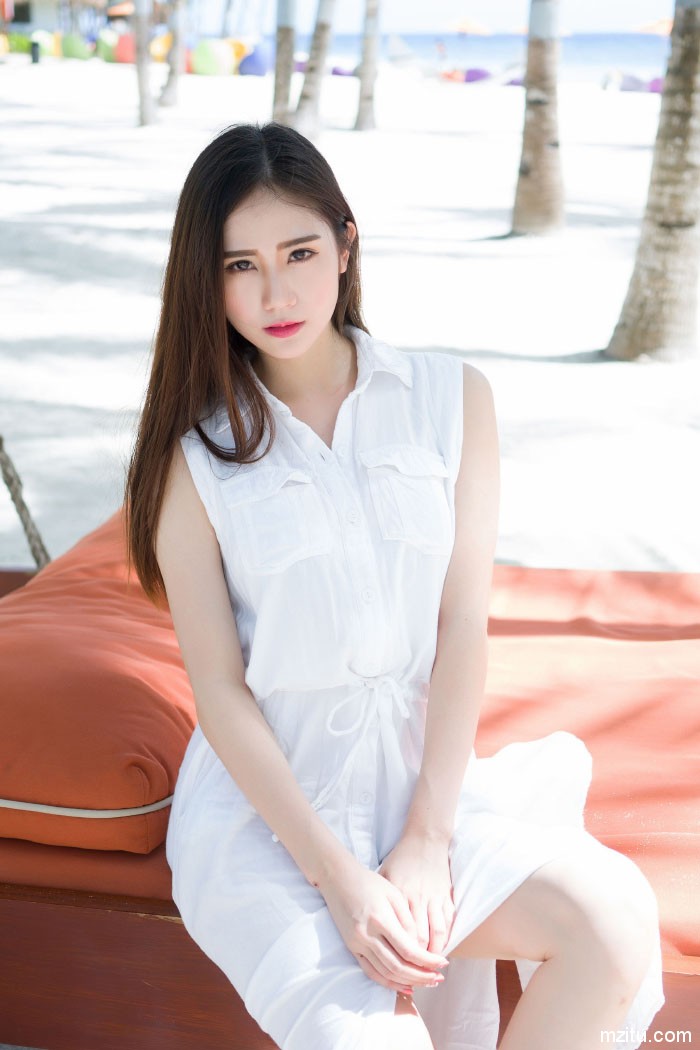 清新妹子SISY思内衣写真 深沟长腿美如天仙