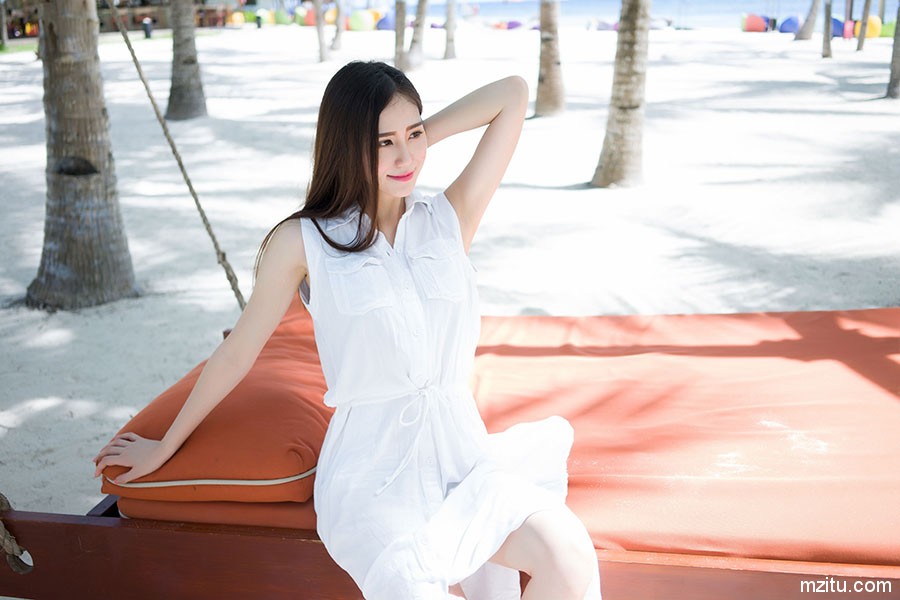 清新妹子SISY思内衣写真 深沟长腿美如天仙