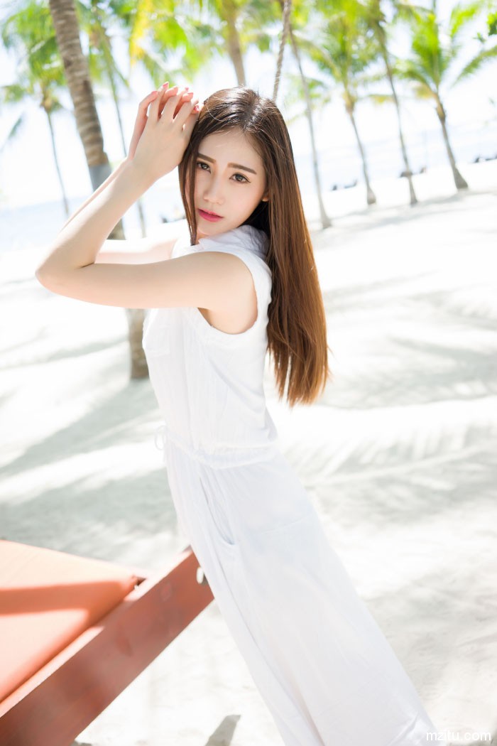 清新妹子SISY思内衣写真 深沟长腿美如天仙