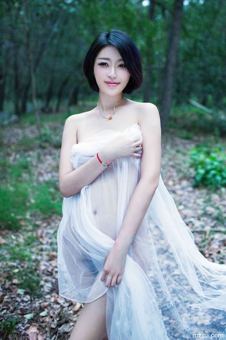 推女郎金宥熙性感巨乳圣光四射