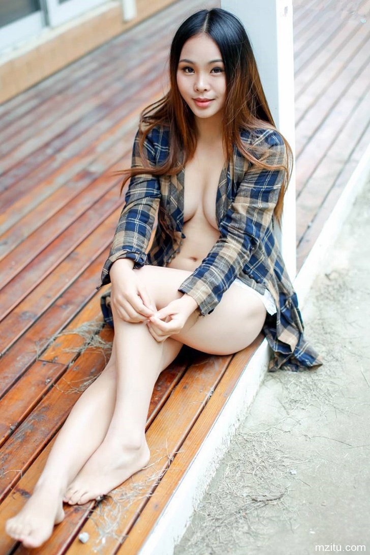 模特李波巨胸荡漾