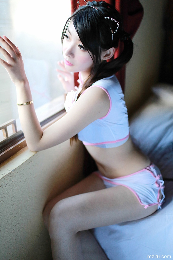 性感美女MARA酱投旗袍写真