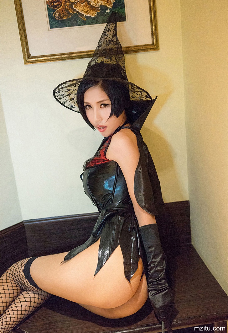 人体艺术嫩模娜依灵儿女性感制服