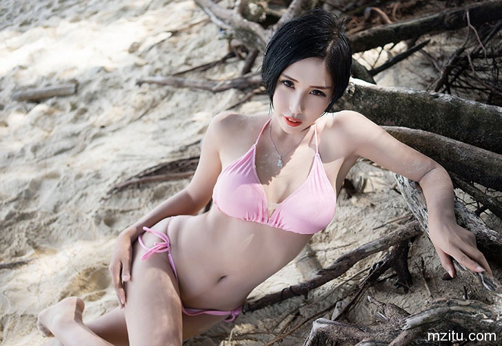 娜依灵儿性感人体艺术写真