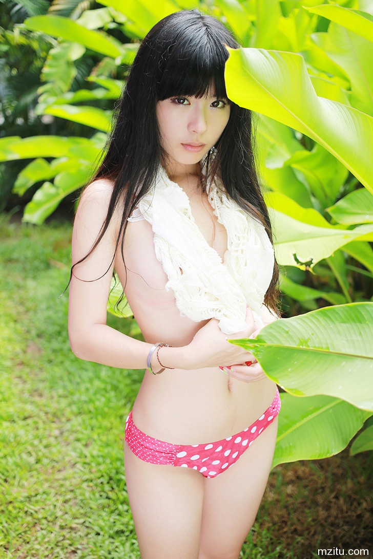 许诺真空上演火辣诱惑