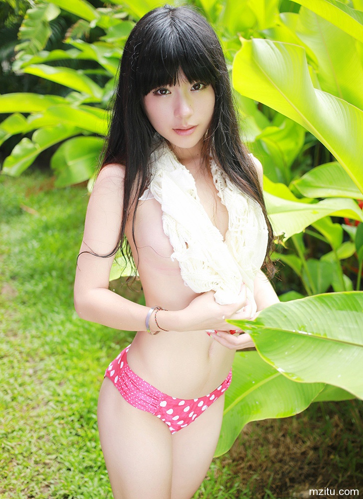 许诺真空上演火辣诱惑