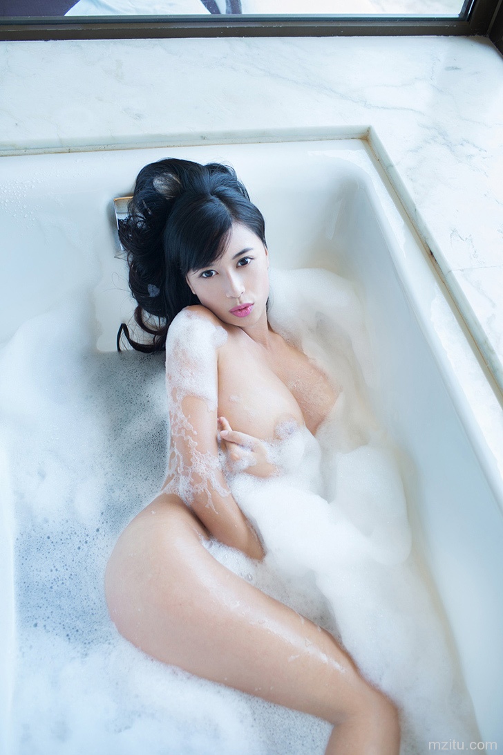 大胸诱惑 性感美女黄可