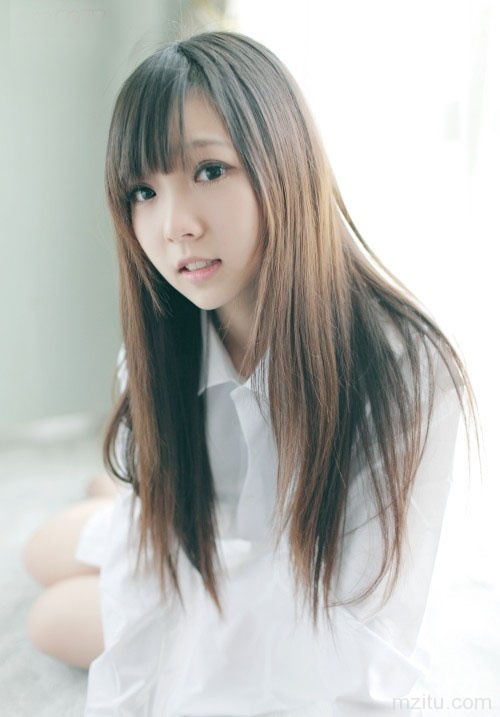 身材和脸蛋都堪称极品的性感妹子