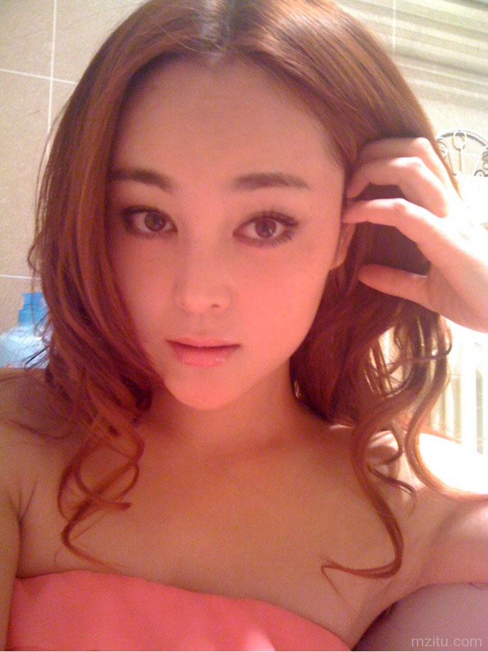 刘朵朵透明睡衣私房照