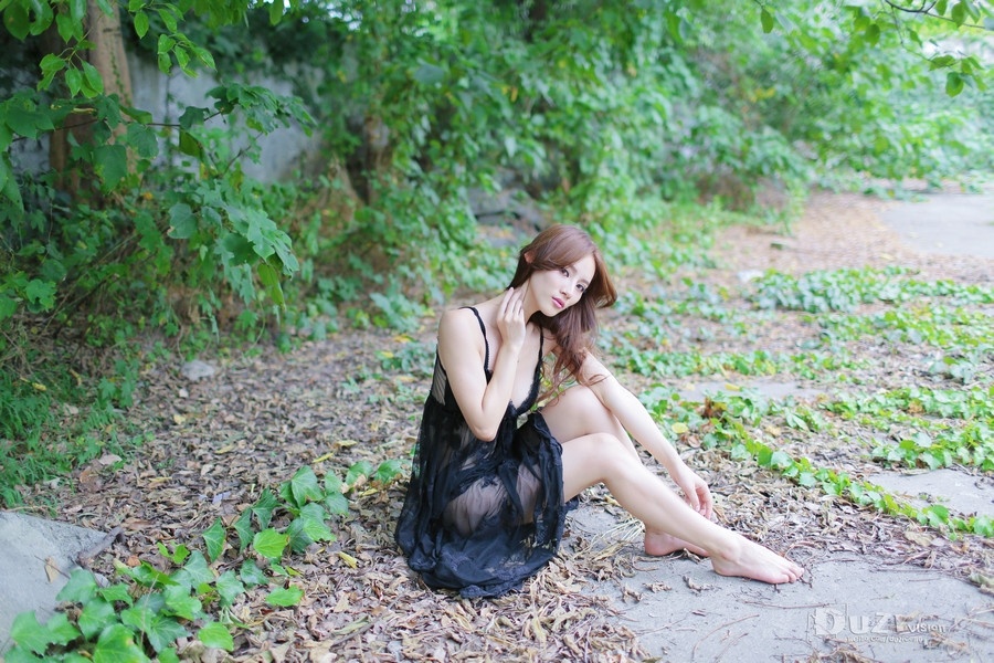 镂空黑丝野地诱惑