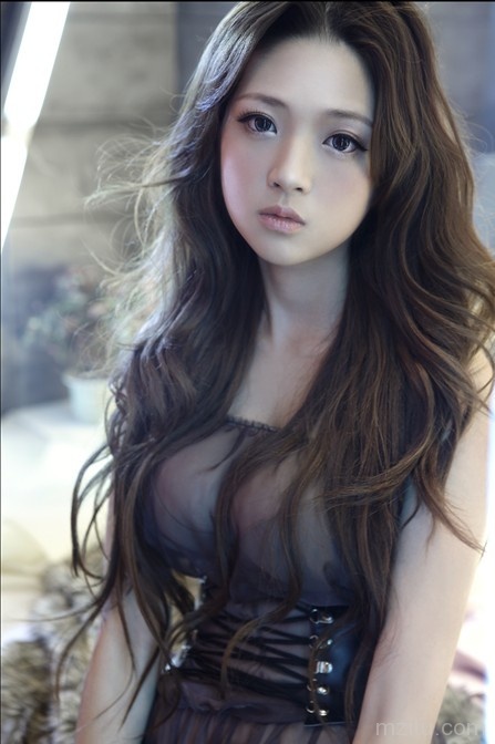 90后性感尤物童颜巨乳如洋娃娃