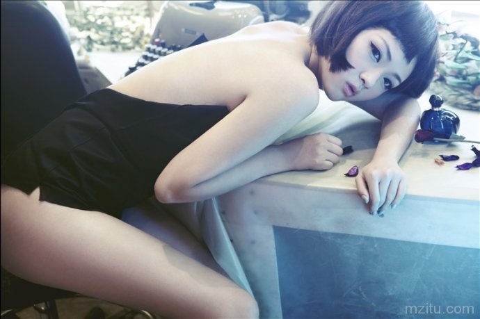 90后性感尤物童颜巨乳如洋娃娃