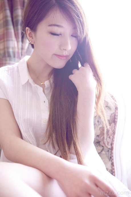 洁白中的肉色诱惑