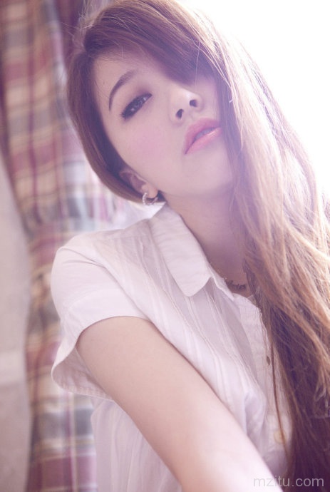 洁白中的肉色诱惑