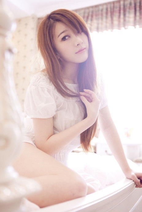 洁白中的肉色诱惑