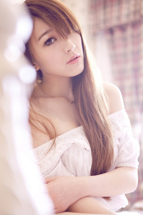 洁白中的肉色诱惑