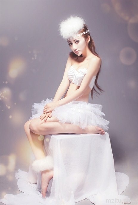 柔和色调下的美人