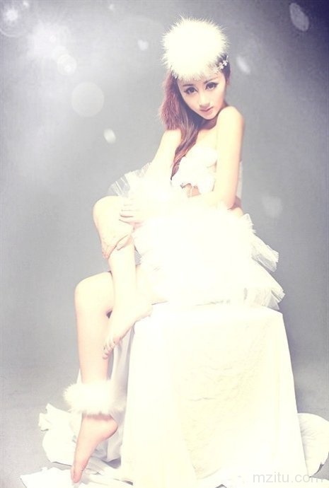 柔和色调下的美人