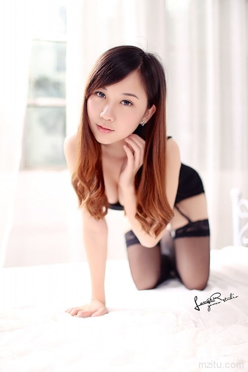 黑丝性感内衣床上诱惑